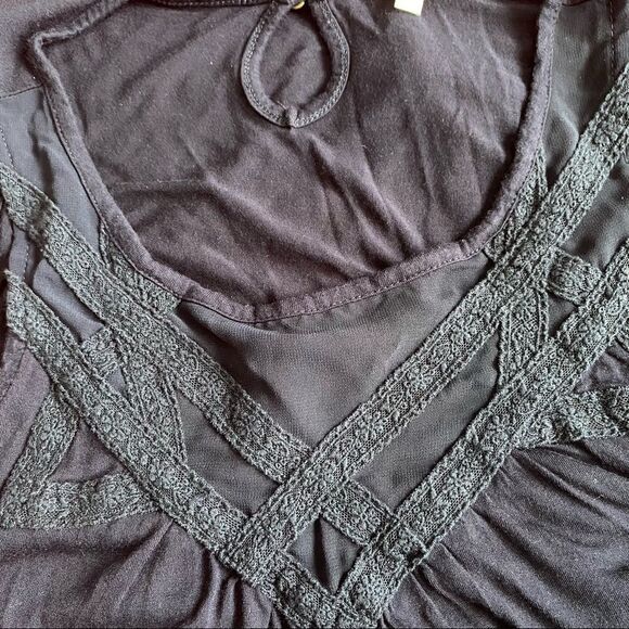 OVS NAVY TANK W/ LACE - Picture 4 of 7